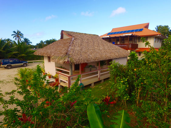 Muri Vaiarii Cottage Exterior