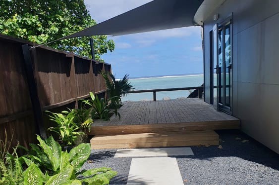 stunnings views of the islands lagoon the covered veranda